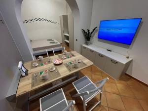 Vietri In Centro - Costa DAmalfi