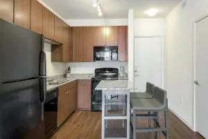 Landing at Axis Waterfront - 1 Bedroom in Downtown Benbrook - Burleson