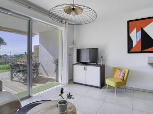 Apartment Les Terrasses dAzur-2 by Interhome