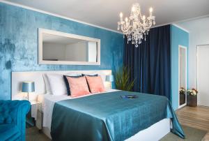 Large Double Room room in Monvidal Residence