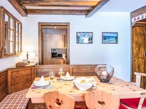 Apartment Chesa Murtel by Interhome