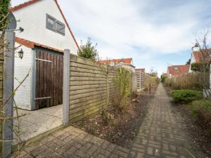 Holiday Home Zeewind 198 with parking by Interhome