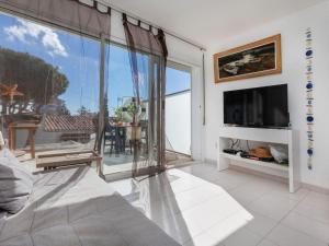 Apartment Grifeu-2 by Interhome