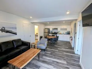 Newly Renovated 2 Bedroom Beach Front Condo 2A - Lanark