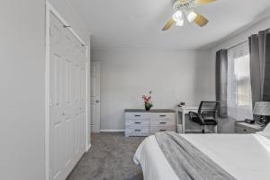 Tranquil 2BR Apartment Mpls - 8073 Apt 2