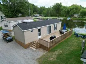 2 Bedroom Waterfront Cottage Cedar Point Cres 2 - Marmora