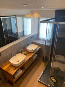Appartamento Deluxe con 2 Camere da Letto e Balcone