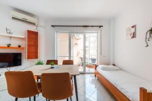 Orange Beachfront Studio by PS