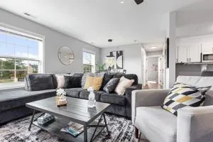 New LUXE APT 3BR Downtown Fay Unit D - Judson