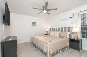 Sunny Haven: 1BR Townhome in Fort Walton - Mary Esther
