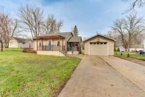 Charming Spirit Lake Home - 6 Mi to Arnolds Park! - Currie