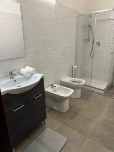 Deluxe One-Bedroom Apartment