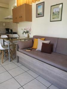 Nicolas Studios & Apartments