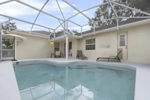 Sunshine Retreat: Villa W /Pool & close to Disney - Sebring
