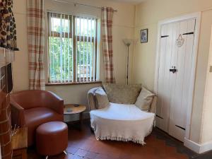 Quirky Cottage with Private Garden Nr New Quay Cardigan Bay