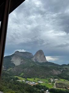 Suíte Charmosa Vista Azul - A melhor vista para a Pedra Azul