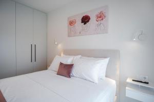 Minimal Palace Trikala