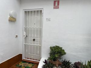 Child-friendly, 3-bedroom apartment with garden near the Aqualand