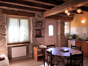Appartements Gite de France a Sainte Fortunade 3 epis - Gite de France 4 personnes 374 : photos des chambres
