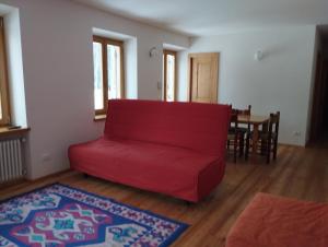 Bellamonte Villa Larici primo piano