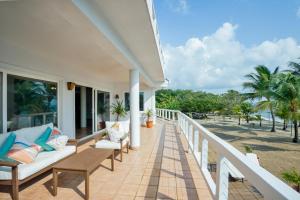 Private Oceanfront 4-Bed Villa wPool on Huge Lot