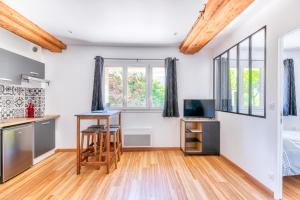 Appartements charmant T2 au bord de l-eau : photos des chambres