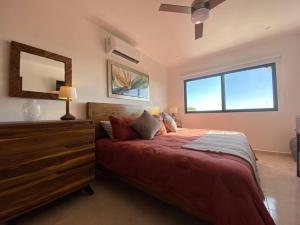 Fully equipped 1BD PH with Gym Rooftop Pool and BBQ
