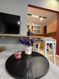 Urban Charm Studio with Balcony