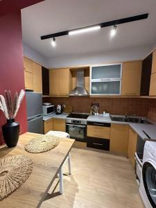 Urban Charm Studio with Balcony