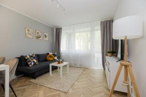 Mia Metro Station, REYMONTA