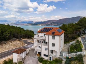 Apartments and Rooms STIPANOVI DVORI