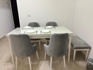 Luxury Inn: 2BR Prime location in Madinaty B12