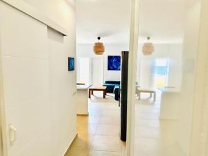 Pambnb - Modern Beachfront Apartment Hideaway