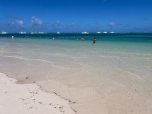 Suite in shared apartment, pool and beach access