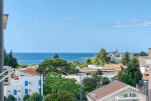 COMFORT APARTMENT NEAR THE BEACH