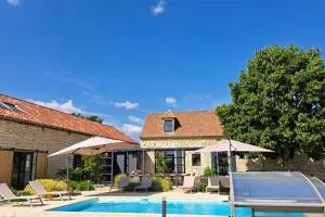 Magnificent Air-conditioned House in an idyllic setting with pool & garden - Carvès
