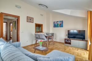 Two-Bedroom Apartment with Terrace room in Apartments Elena