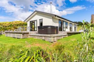 The Olive Hut - Mangawhai Holiday Home