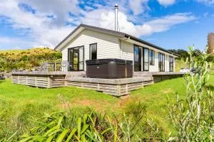 The Olive Hut - Mangawhai Holiday Home - Te Arai