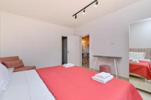 Apartments with a parking space Losinj, Losinj - 21616