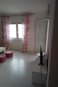 Apartments with parking space Pag - 20577