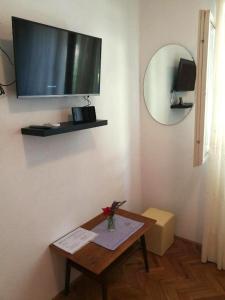 Apartments by the sea Mimice, Omis - 23074