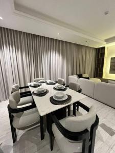 شقه فاخره في الملقا