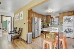 Cozy Gem Near Bike Trails & Downtown Pets OK