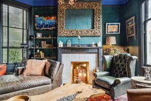 Historic & Charming Victorian Home Sleeps 11