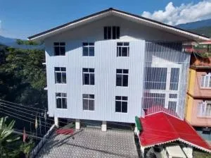 Hotel Greenery View - Martam