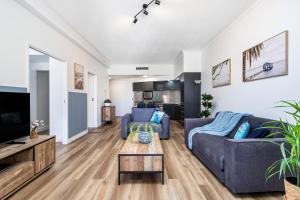 The Ocean Breeze Getaway by Inn Paradise