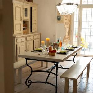Maisons de vacances Maison de 5 chambres avec terrasse amenagee et wifi a Causses et Veyran : photos des chambres