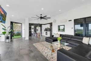 Sky High - Peaceful Jacuzzi Panorama - Woree