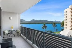 Aqua Vista at Harbour Lights - Poolside Panorama - Fitzroy-sziget